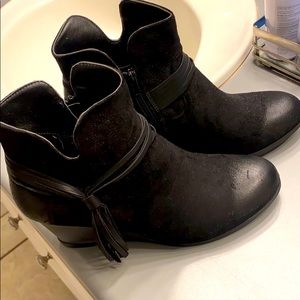 Pierre Dumas low cut booties. New, never worn.